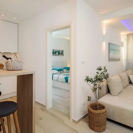 Enjoy Apartment Split